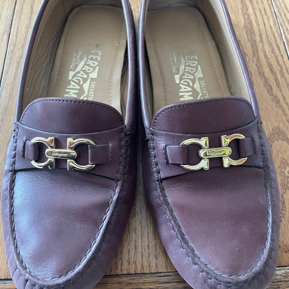 Salvatore Ferragamo women's burgundy Loafers